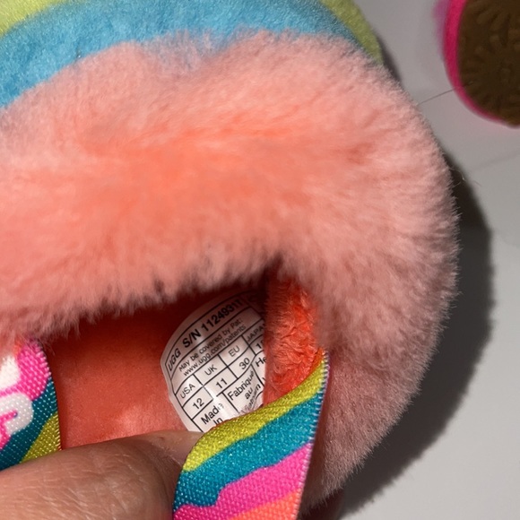 UGG Fluff Yeah - Picture 6 of 6